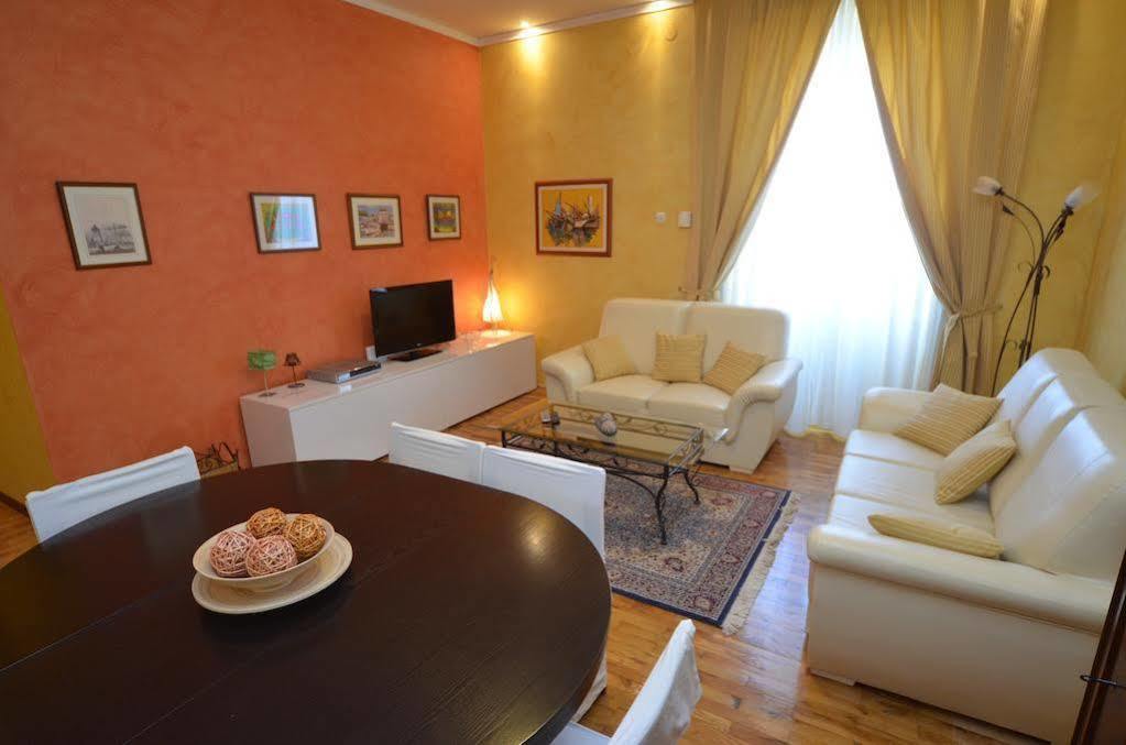 Rossella 1 *
